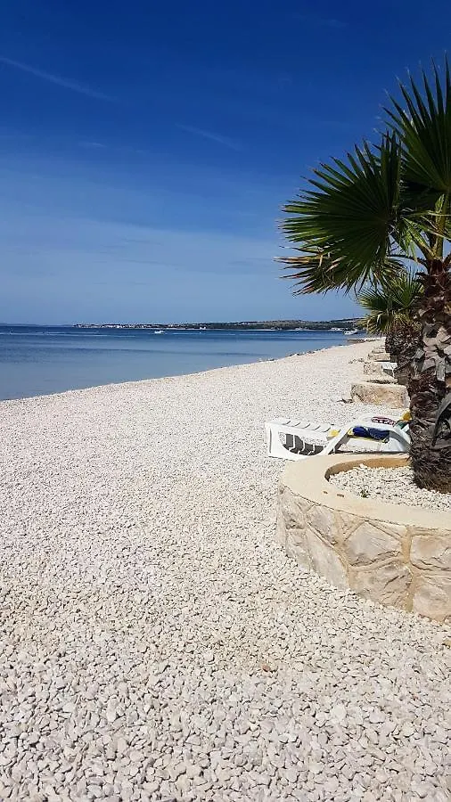 Apartments Branka- 4 Apartments In House- 1 Apartment Has Jacuzzi Вир