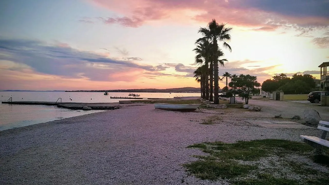 Apartments Branka- 4 Apartments In House- 1 Apartment Has Jacuzzi Vir Croatia