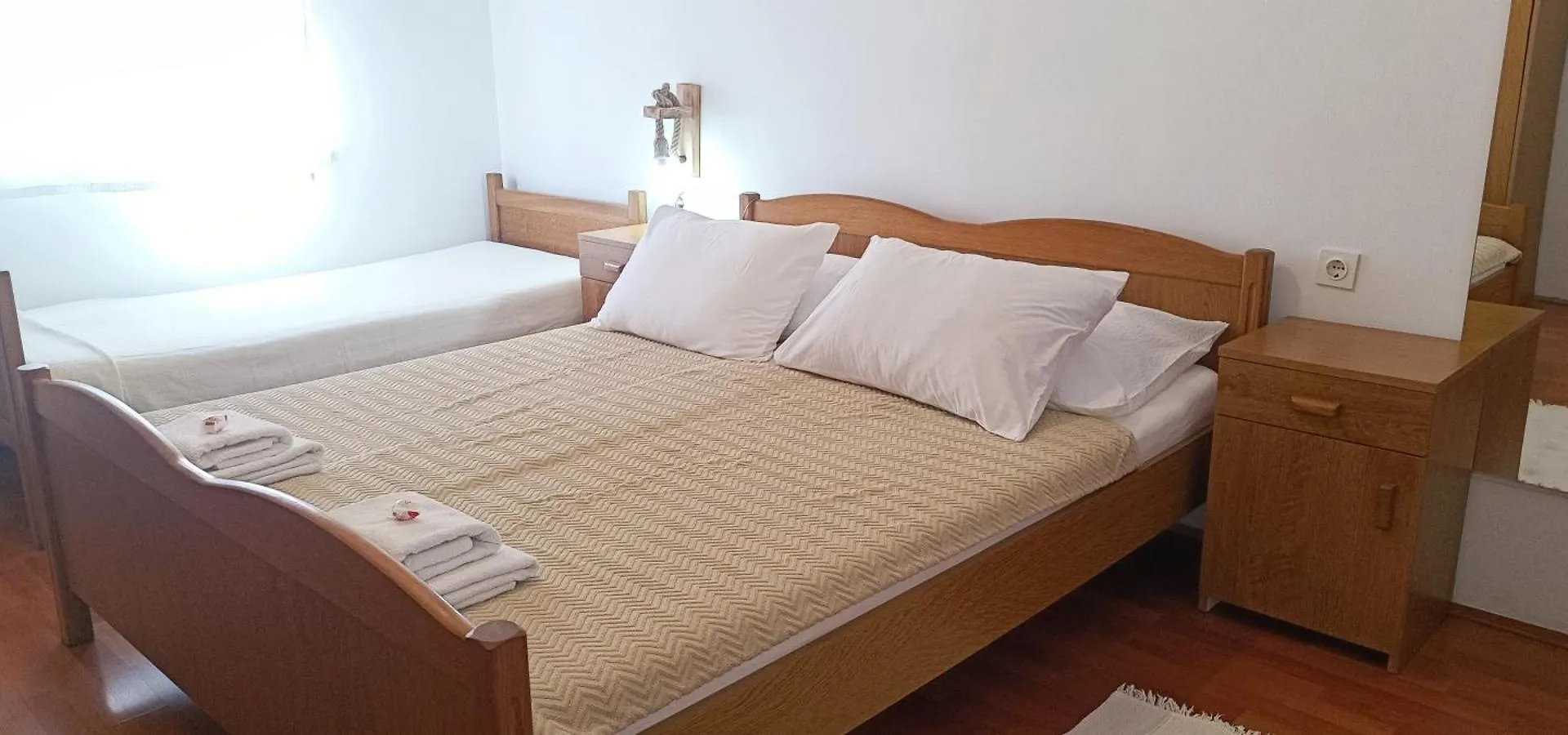 Apartments Branka- 4 Apartments In House- 1 Apartment Has Jacuzzi Vir Croatia